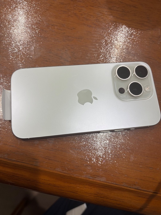 iPhone iPhone 15 Pro 128GB SIMフリー（スマホ）の商品画像 - 査定依頼日：2026年9月9日 - 最高査定価格：74,000円