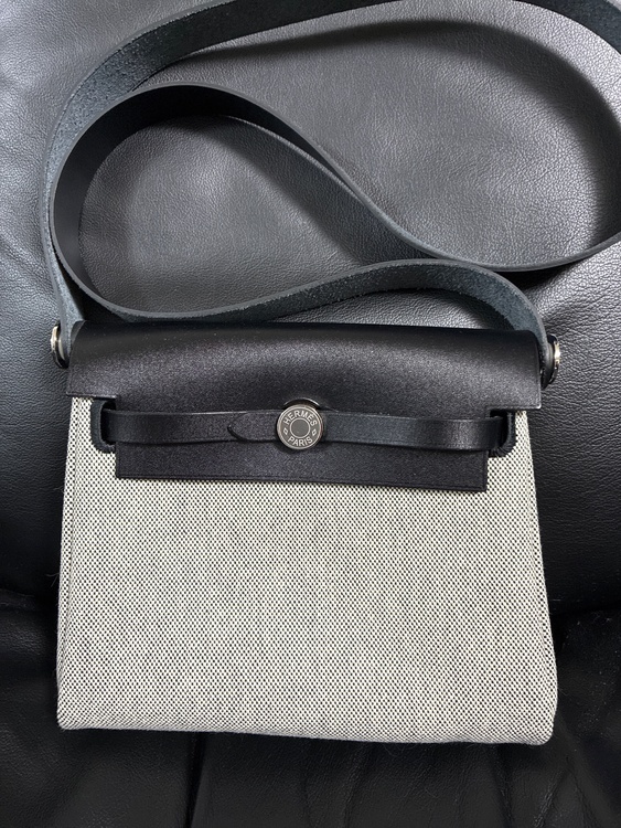 エルメス エールバッグ（ブランドバッグ）の商品画像 - 査定依頼日：2026年9月4日 - 最高査定価格：370,000円