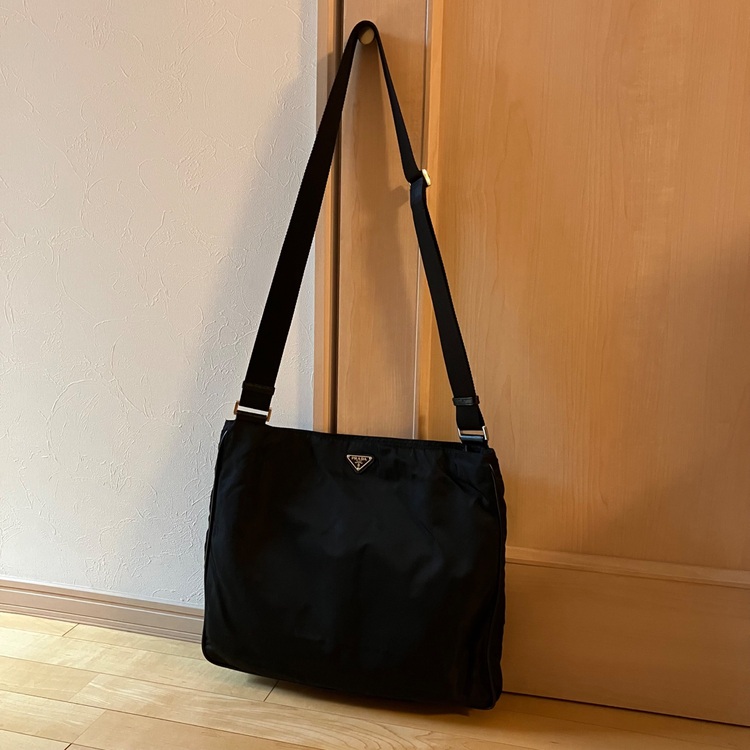 プラダ　メンズ　ショルダーバッグ（ブランドバッグ）の商品画像 - 査定依頼日：2025年11月10日 - 最高査定価格：38,000円