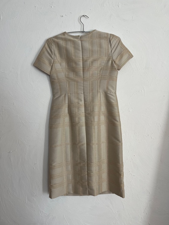 バーバリー　ワンピース（古着・ファッション）の商品画像 - 査定依頼日：2025年11月27日 - 最高査定価格：4,000円