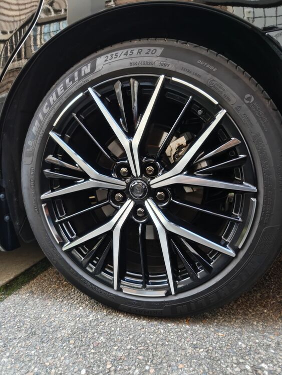 40ヴェルファイアgrホイールタイヤ（カー用品）の商品画像 - 査定依頼日：2025年9月14日 - 最高査定価格：60,000円