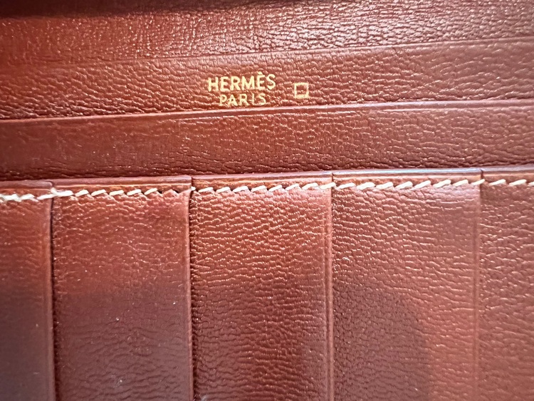 べアンクラシック（ブランド財布・小物）の商品画像 - 査定依頼日：2025年8月26日 - 最高査定価格：100,000円