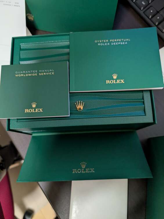 ロレックス シードゥエラー 136660-98220A（高級時計）の商品画像 - 査定依頼日：2025年4月22日 - 最高査定価格：2,200,000円