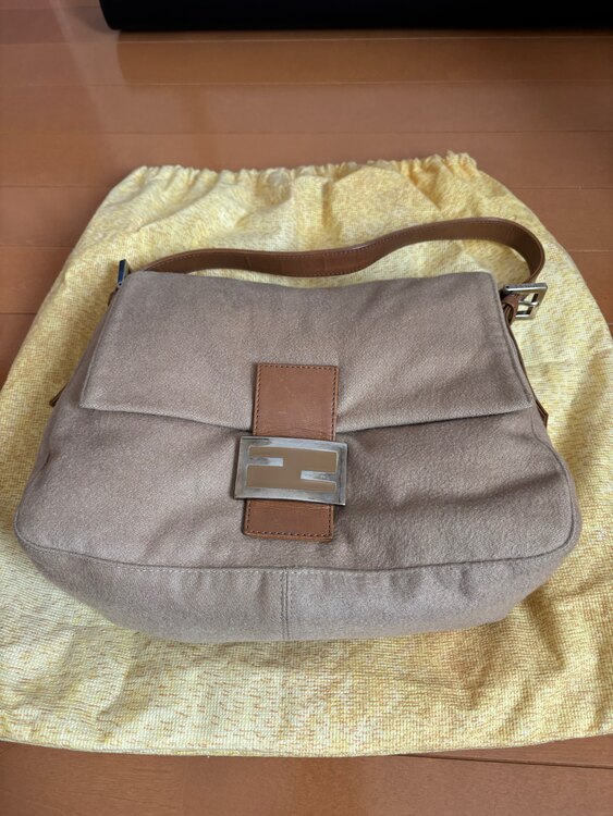 フェンディ  （ブランドバッグ）の商品画像 - 査定依頼日：2025年3月31日 - 最高査定価格：85,000円