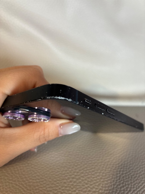 iPhone13mini（スマホ）の商品画像 - 査定依頼日：2025年12月11日 - 最高査定価格：25,000円