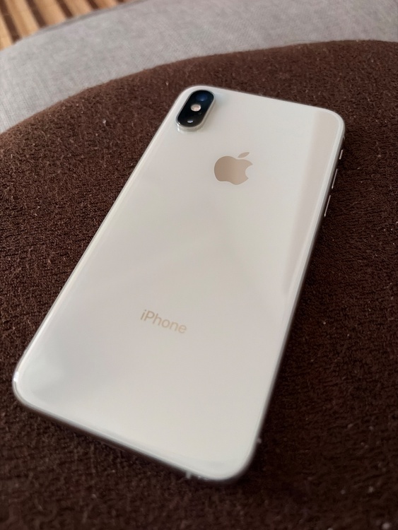 iPhone iPhoneXS 256GB Softbank（スマホ）の商品画像 - 査定依頼日：2026年9月17日 - 最高査定価格：12,000円