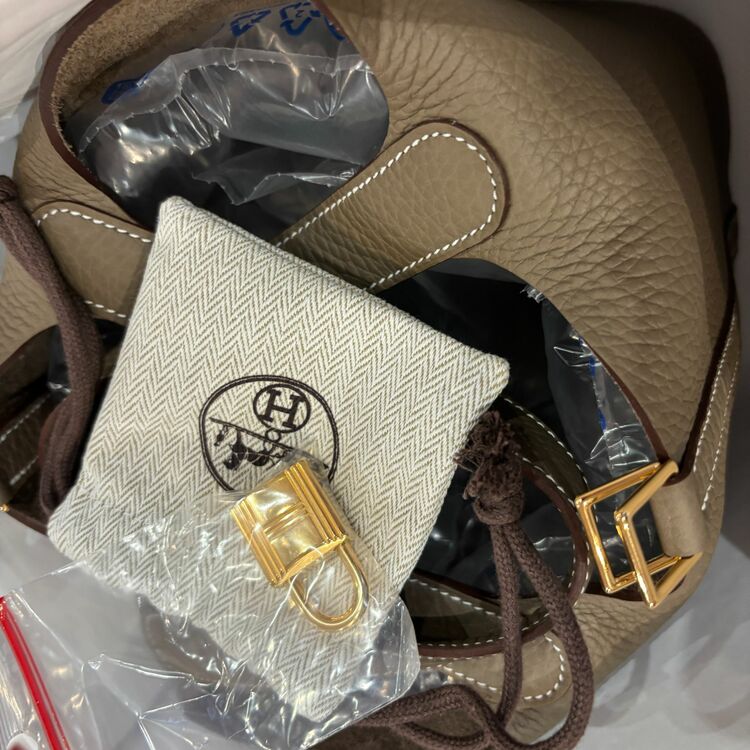 エルメス　ピコタンロック18エトゥープ  K刻印　ゴールド金具（ブランドバッグ）の商品画像 - 査定依頼日：2025年7月14日 - 最高査定価格：680,000円