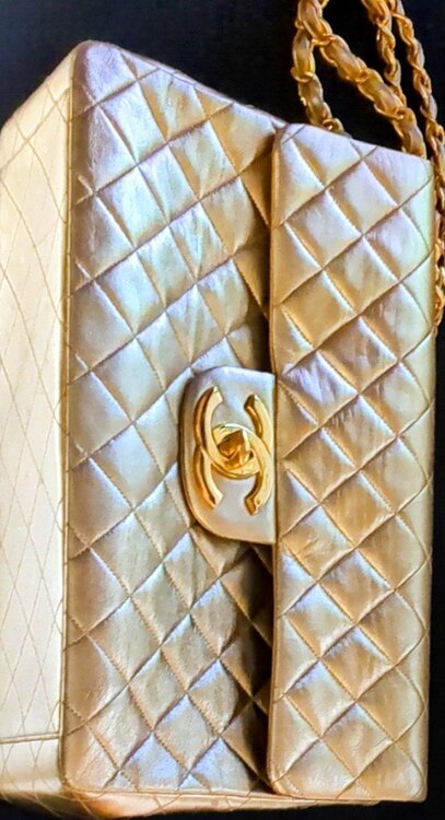 CHANELマドラッセ　ゴールド　1991〜1994（ブランドバッグ）の商品画像 - 査定依頼日：2025年12月28日 - 最高査定価格：400,000円