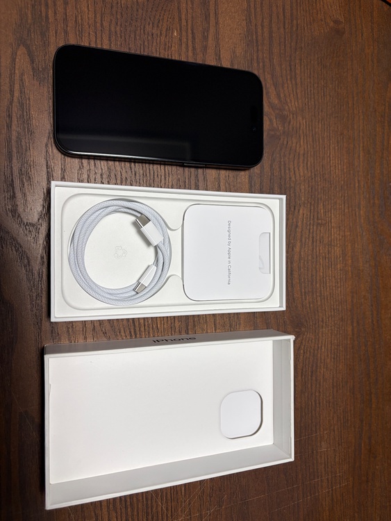 iPhone15 256GB ブラック（スマホ）の商品画像 - 査定依頼日：2025年12月17日 - 最高査定価格：61,000円