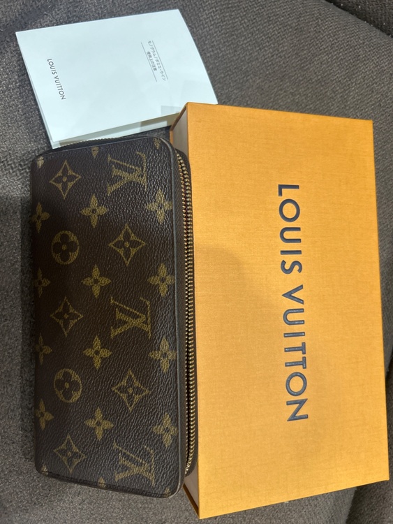 ジッピーウォレット（ブランド財布・小物）の商品画像 - 査定依頼日：2025年12月20日 - 最高査定価格：13,000円