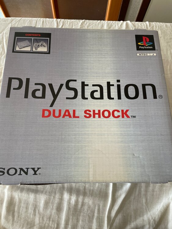 PlayStation SCPH7000（ゲーム機本体・ゲームソフト）の商品画像 - 査定依頼日：2023年12月27日 - 最高査定価格：800円