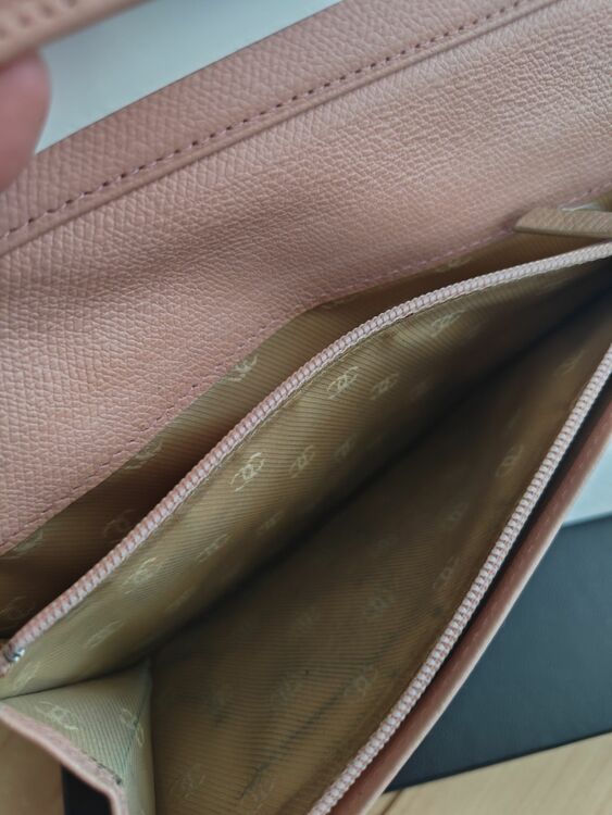 シャネル　ココボタンつ折り財布（ブランド財布・小物）の商品画像 - 査定依頼日：2025年8月28日 - 最高査定価格：10,000円