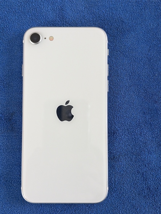 iPhone SE2 ホワイト（スマホ）の商品画像 - 査定依頼日：2026年1月25日 - 最高査定価格：12,000円