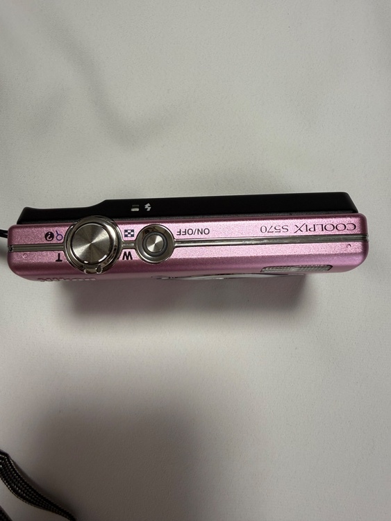 COOLPIX S570（カメラ）の商品画像 - 査定依頼日：2026年5月18日 - 最高査定価格：6,000円
