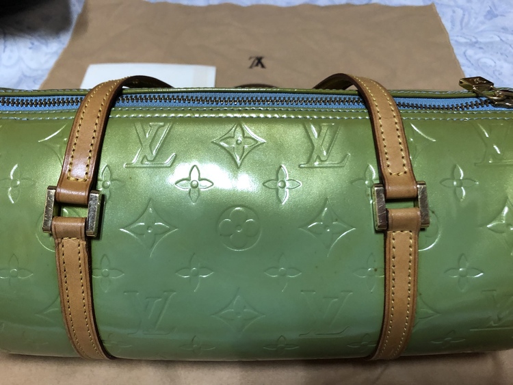 ヴェルニベッドフォード（ブランドバッグ）の商品画像 - 査定依頼日：2022年6月20日 - 最高査定価格：20,000円