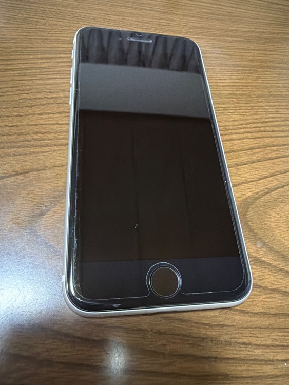 iPhone SE (第 3 世代) 128GB docomo（スマホ）の商品画像 - 査定依頼日：2026年3月1日 - 最高査定価格：24,000円