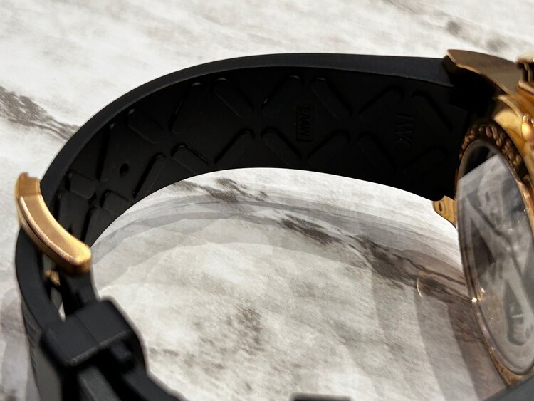 ヨットクラブ ホワイト文字盤（高級時計）の商品画像 - 査定依頼日：2025年6月1日 - 最高査定価格：1,300,000円