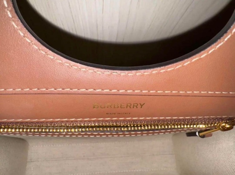 その他 バーバリー （ブランドバッグ）の商品画像 - 査定依頼日：2025年9月22日 - 最高査定価格：100,000円