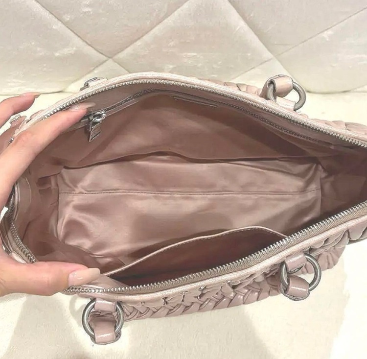 ミュウミュウ  （ブランドバッグ）の商品画像 - 査定依頼日：2025年7月8日 - 最高査定価格：30,000円