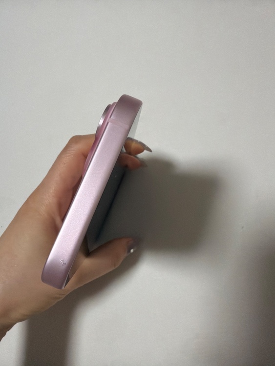 iPhone 15 256GB Softbank（スマホ）の商品画像 - 査定依頼日：2026年1月19日 - 最高査定価格：64,000円