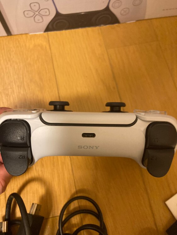 PS5 CFI-1200A（ゲーム機本体・ゲームソフト）の商品画像 - 査定依頼日：2024年12月26日 - 最高査定価格：41,000円