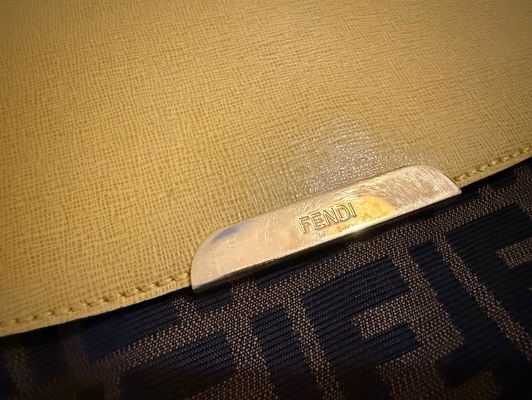フェンディ  （ブランドバッグ）の商品画像 - 査定依頼日：2025年6月20日 - 最高査定価格：50,000円