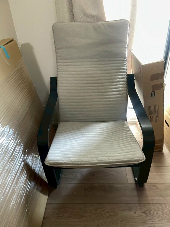 いす【白】（家具・寝具）の商品画像 - 査定依頼日：2026年4月14日 - 最高査定価格：100円