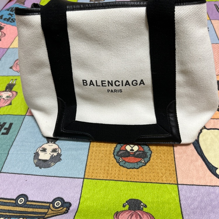 バレンシアガ  （ブランドバッグ）の商品画像 - 査定依頼日：2025年9月22日 - 最高査定価格：50,000円