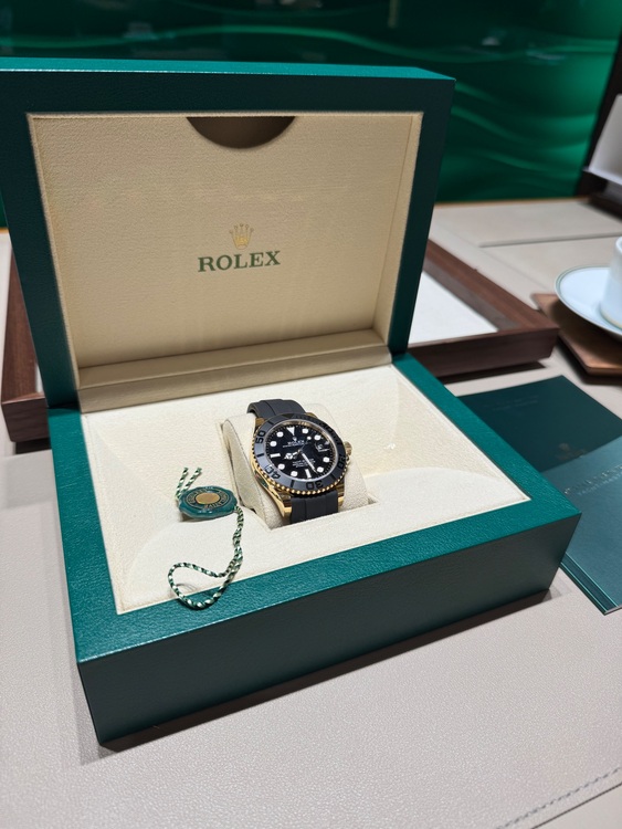 ロレックス ヨットマスター （高級時計）の商品画像 - 査定依頼日：2025年8月23日 - 最高査定価格：5,000,000円