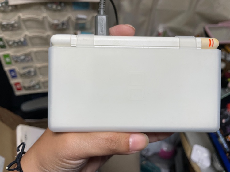 DSLite（ゲーム機本体・ゲームソフト）の商品画像 - 査定依頼日：2025年9月21日 - 最高査定価格：4,000円