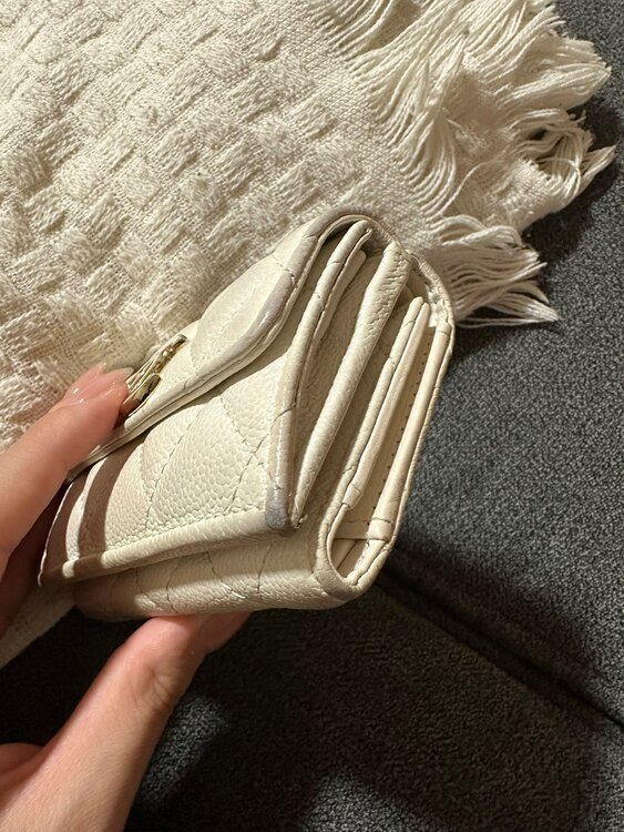 マトラッセ キャビアスキン クルーズコレクション（ブランド財布・小物）の商品画像 - 査定依頼日：2025年5月9日 - 最高査定価格：18,000円