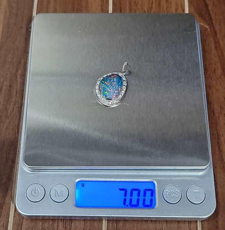 オパール ネックレスヘッド（宝石）の商品画像 - 査定依頼日：2025年1月5日 - 最高査定価格：160,000円