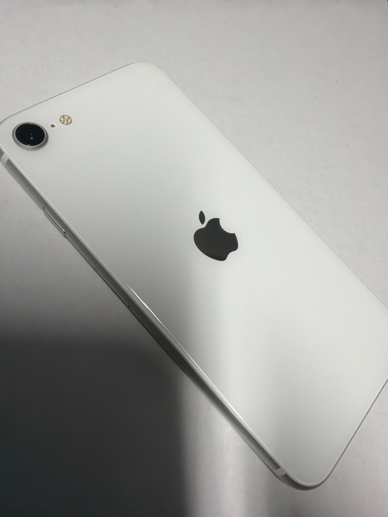 iPhone SE2 64GB SIMフリー（スマホ）の商品画像 - 査定依頼日：2026年4月20日 - 最高査定価格：13,000円