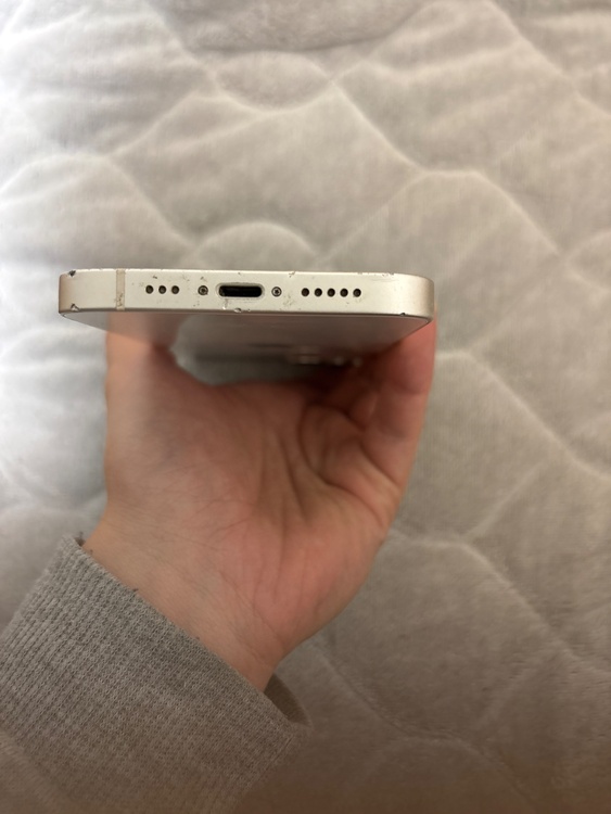 iPhone iPhone 13 128GB SIMフリー（スマホ）の商品画像 - 査定依頼日：2026年8月17日 - 最高査定価格：40,000円