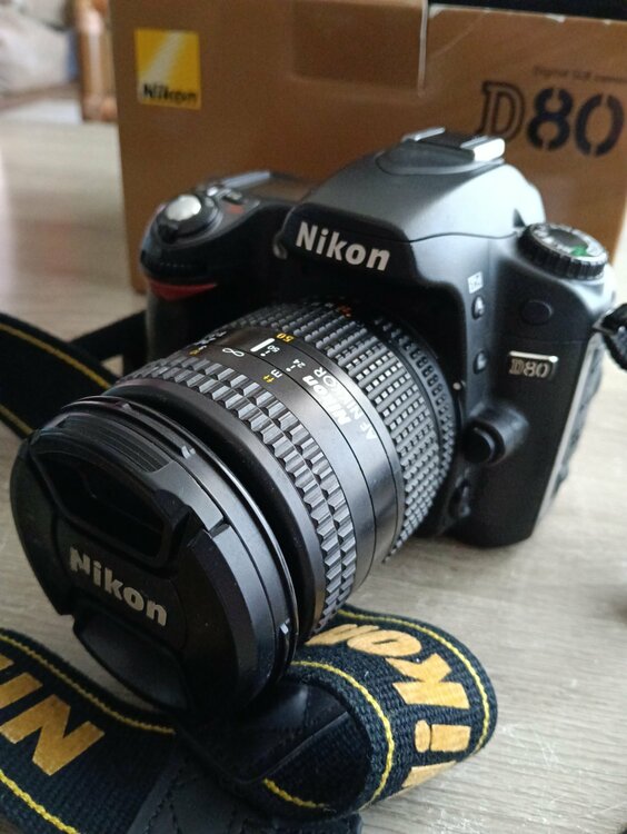 D80（カメラ）の商品画像 - 査定依頼日：2026年3月29日 - 最高査定価格：5,000円