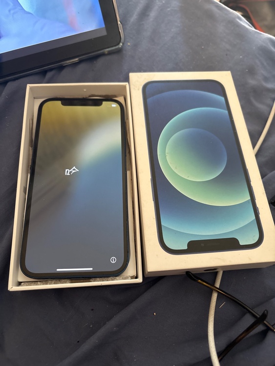 iPhone12（スマホ）の商品画像 - 査定依頼日：2026年1月19日 - 最高査定価格：26,000円