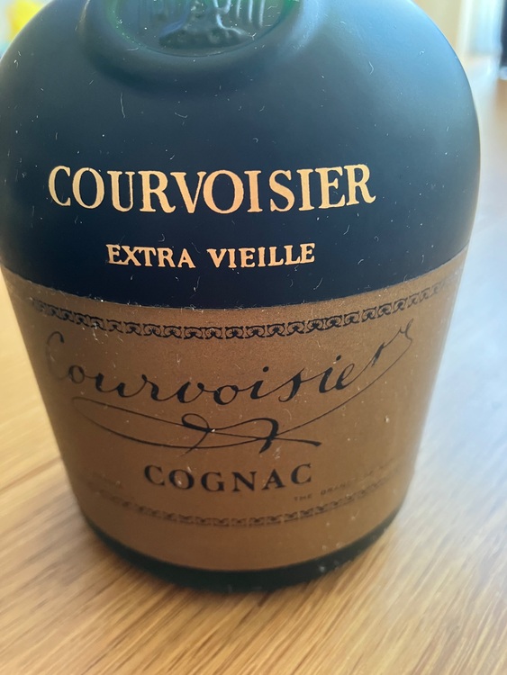 ブランデー ブランデー(その他) （お酒）の商品画像 - 査定依頼日：2025年7月22日 - 最高査定価格：6,500円