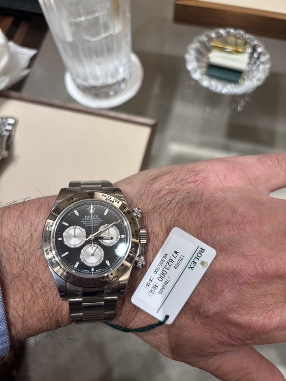 デイトナ ホワイトゴールド（高級時計）の商品画像 - 査定依頼日：2025年12月16日 - 最高査定価格：8,150,000円