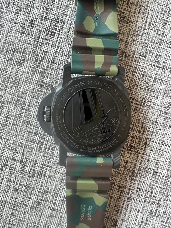 SUBMERSIBLE LUNA ROSSA - 47mm（高級時計）の商品画像 - 査定依頼日：2025年12月11日 - 最高査定価格：1,030,000円