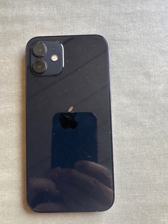 iPhone12 黒（スマホ）の商品画像 - 査定依頼日：2026年7月30日 - 最高査定価格：19,000円