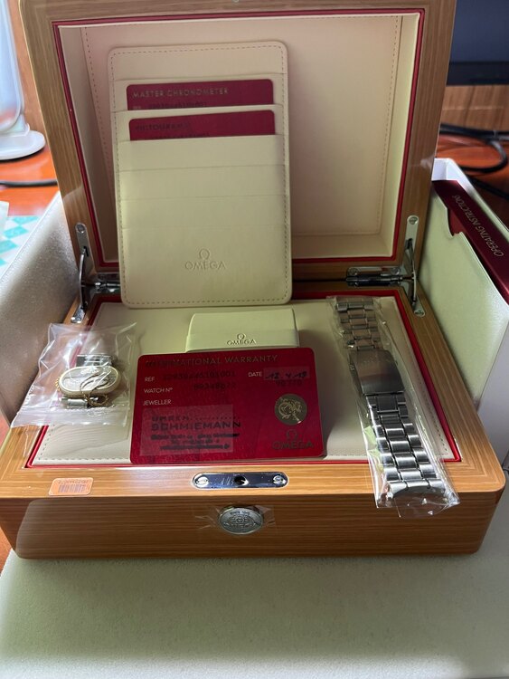 スピードマスター レーシング （高級時計）の商品画像 - 査定依頼日：2025年3月28日 - 最高査定価格：750,000円