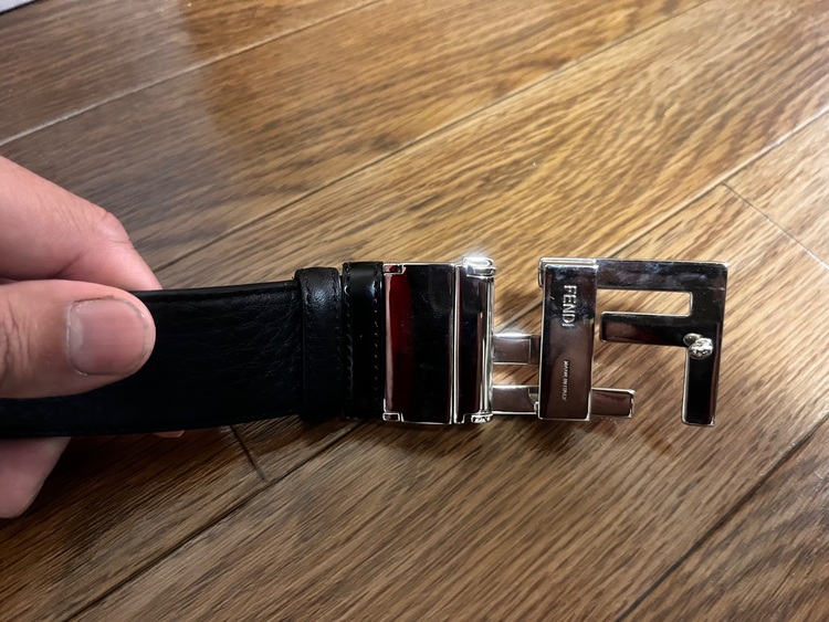 フェンディ  （ブランドバッグ）の商品画像 - 査定依頼日：2025年7月30日 - 最高査定価格：28,000円