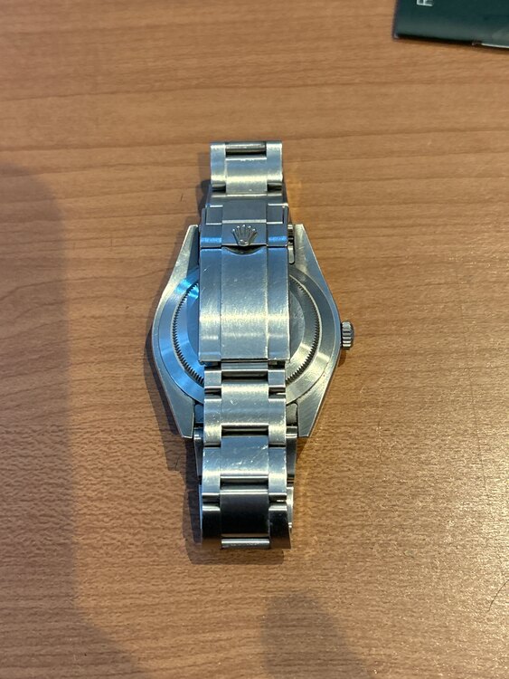 ロレックス エクスプローラー 21427（高級時計）の商品画像 - 査定依頼日：2024年12月26日 - 最高査定価格：950,000円