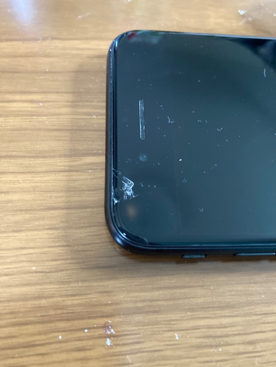 iPhone SE（スマホ）の商品画像 - 査定依頼日：2026年3月15日 - 最高査定価格：10,000円