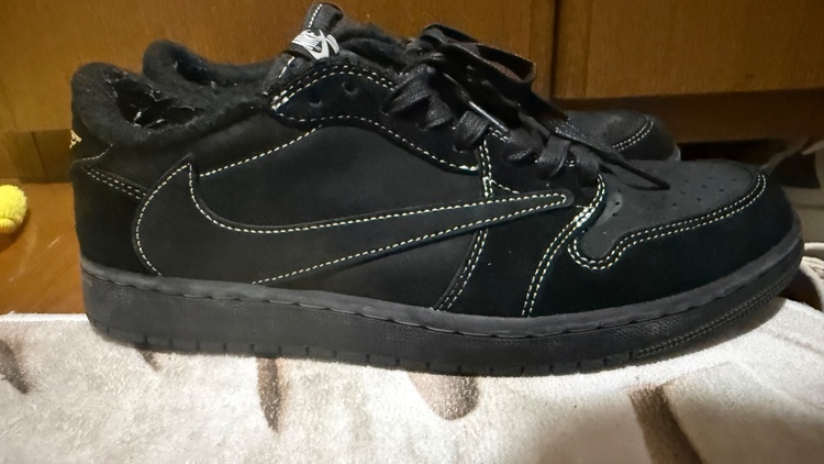 Travis Scott × Air Jordan 1 Low OG SP “B（古着・ファッション）の商品画像 - 査定依頼日：2026年9月27日 - 最高査定価格：25,000円