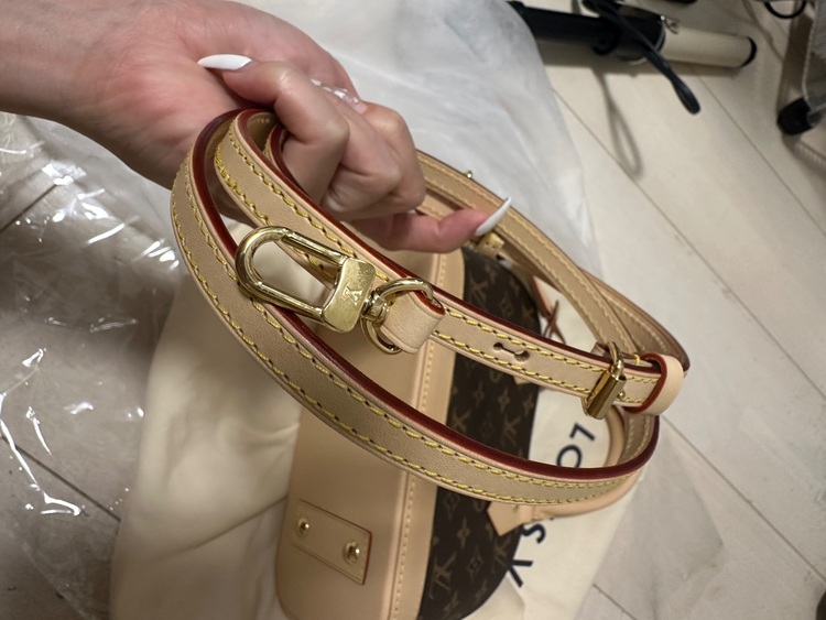 ルイヴィトン アルマ （ブランドバッグ）の商品画像 - 査定依頼日：2025年10月2日 - 最高査定価格：200,000円