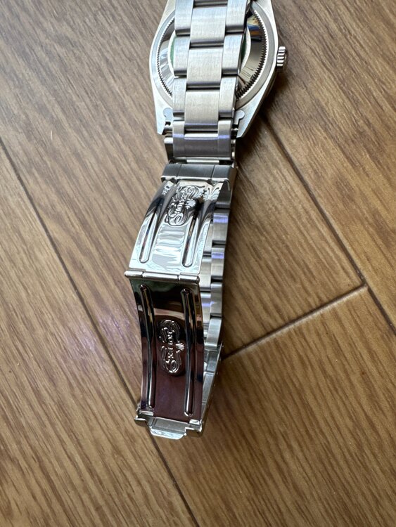 ロレックス エクスプローラー 1427（高級時計）の商品画像 - 査定依頼日：2025年1月28日 - 最高査定価格：800,000円