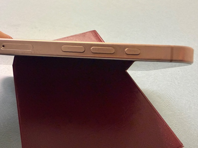 iPhone16 PROMAX 256GB デザートチタニウム（スマホ）の商品画像 - 査定依頼日：2026年1月28日 - 最高査定価格：127,000円