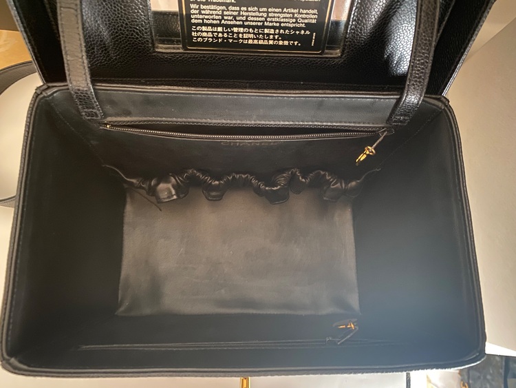 CHANEL ショルダーメイクボックス（ブランドバッグ）の商品画像 - 査定依頼日：2025年6月27日 - 最高査定価格：200,000円