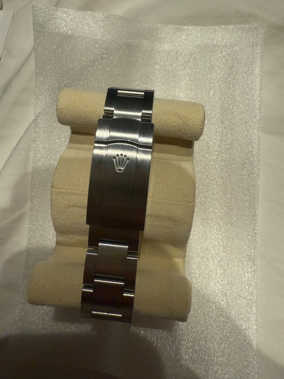 ロレックス　オイスターパーペチュアル　114300（高級時計）の商品画像 - 査定依頼日：2025年9月23日 - 最高査定価格：1,200,000円